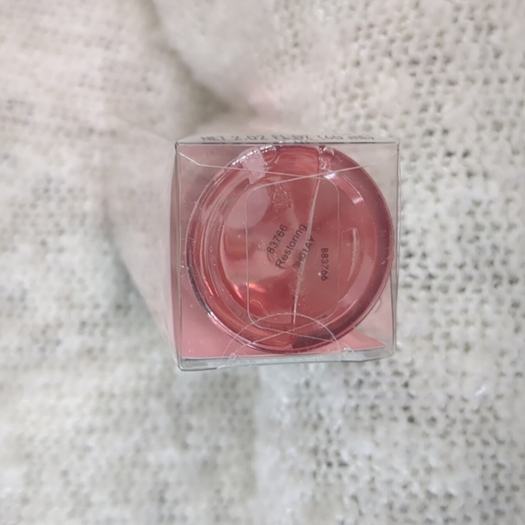 e.l.f. Facial Oil Mist in RESTORING, 60ml/2.02fl oz - Picture 6 of 9